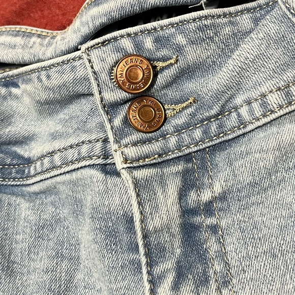 ❤️YMI Jean Shorts - Picture 4 of 5